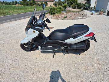 Yamaha X-Max 250