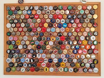 Quadro tappi di birra