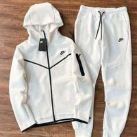 🔥 Nike Tech Fleece: Comfort e Stile in Movimento