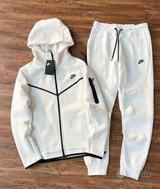 🔥 Nike Tech Fleece: Comfort e Stile in Movimento