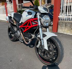 Ducati Monster 796