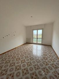 Trilocale con ampio balcone e garage