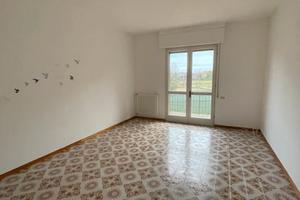 Trilocale con ampio balcone e garage