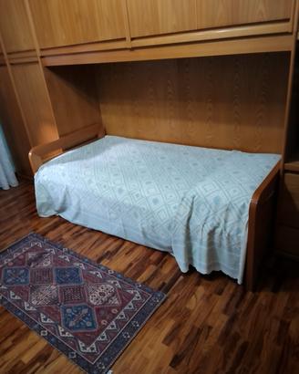 letto a una piazza in legno olmo