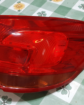 Faro posteriore Opel Astra J sports tourer