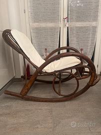 Sedia a dondolo vintage