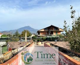 Villa Singola su 2 Livelli con Terreno e Garage