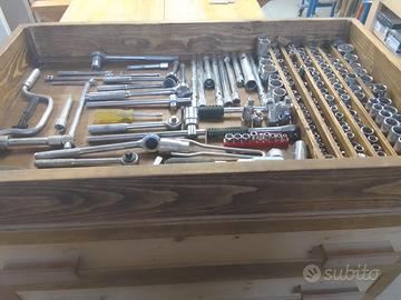 set in chiavi a bussola e tubo