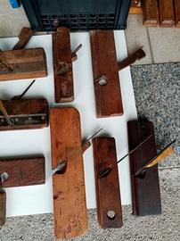 Vecchi attrezzi da falegname