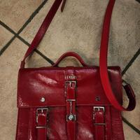 Borsa versus in pelle rossa