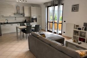 Ampio bilocale arredato con balcone - Lissone