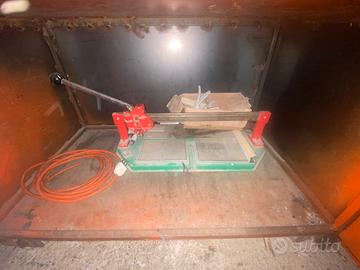 Tagliapiastrelle manuale