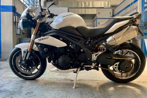 Triumph speed triple 1050-2011-49000km-perfetta