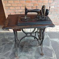 ANTICA CUCITRICE