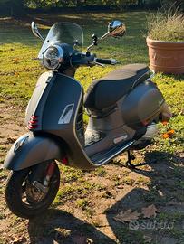 Vespa Gts 300