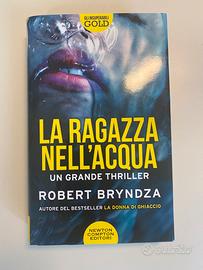 La ragazza nell’acqua