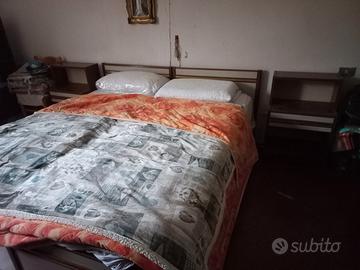 letto compreso materassi ,reti e 2 comodini