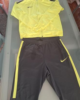 tuta nike drifit