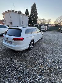 Passat 1.6 DSG 120 CV Bussines