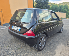 Lancia Y elefantino rosso 1.2 16 V 86 cv