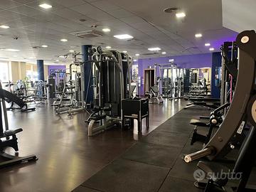 Palestra avviata con piscina - Villa Verucchio