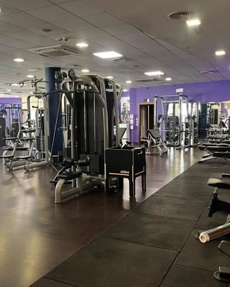 Palestra avviata con piscina - Villa Verucchio
