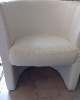 poltroncina bianca