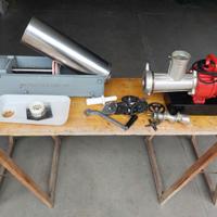 Macchina insaccatrice e macinatrice per salame