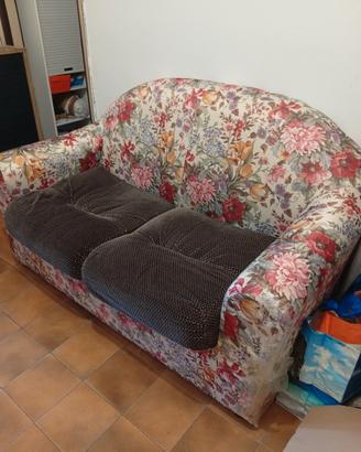 divano usato a€25 e frigo a €60
