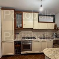 Codice: 8820 CUCINA COMPONIBILE STILE MODERNO STR