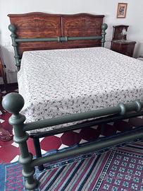 Letto in ottone dipinto in verde