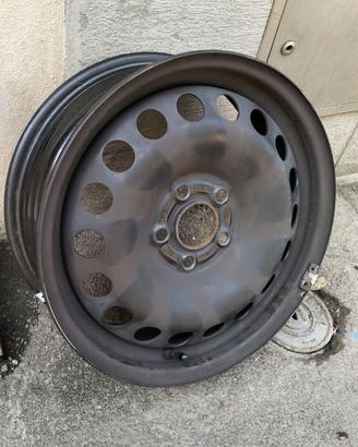 Cerchi acciaio Volkswagen polo 15". Tappi ruote 15