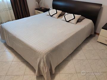Letto matrimoniale 