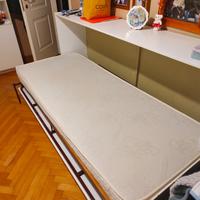 Letto singolo in mobile a scomparsa