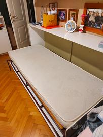 Letto singolo in mobile a scomparsa
