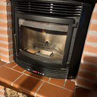 Caminetto inserto a pellet  ventilato Nordica