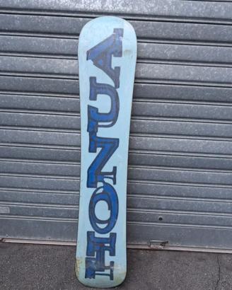 Tavola Snowboard con Grafica Surfista honua 148