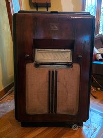 Radiogrammofono Vintage "La Voce del Padrone" 