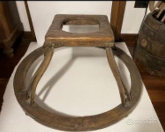 Antico girello per bambini in legno inizio 1900