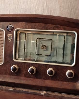 Radio Vintage marca INCAR del 1952