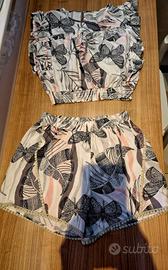 Pantaloncino e blusa Guess