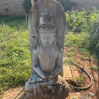 Statua di shiva in pietra lavica scolpita a mano