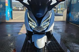 Honda Forza 350 Deluxe edition