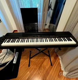 piano digitale Yamaha P156