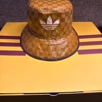 Nuovo cappello da pescatore GUCCI per ADIDADAS !!!