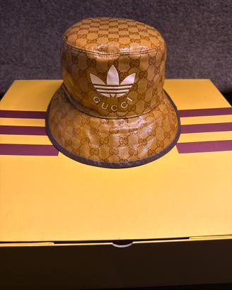 Nuovo cappello da pescatore GUCCI per ADIDADAS !!!
