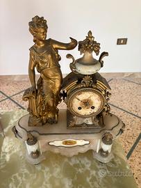 Orologio antico in Alabastro dorato fine 809’