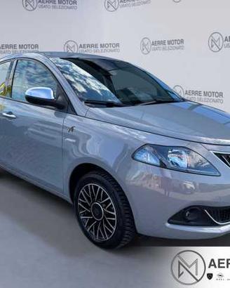 Lancia Ypsilon 1.0 FireFly Hybrid Alberta Ferretti