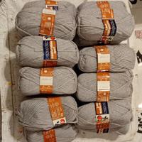 Gomitoli lana grigio chiaro