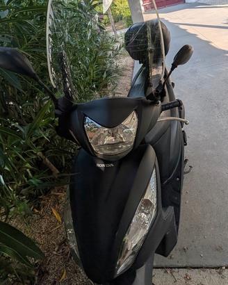 SCOOTER, MOTORINO 50CC. HONDA VISION 50
